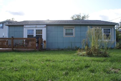 8 Lakeshore Dr, Rensselaer, NY 12144 - photo 3