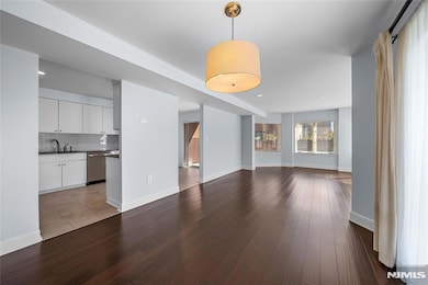 301 Ellery Ct, Edgewater, NJ 07020 - photo 6