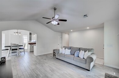 3320 N 6th St, Broken Arrow, OK 74012 - photo 5