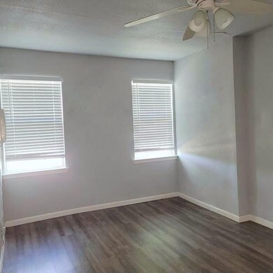 801 NW Main St, Ennis, TX 75119 - photo 4