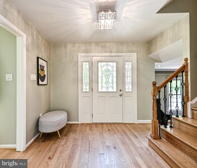 11153 Conestoga Ct, Oakton, VA 22124 - photo 3