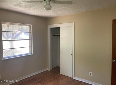 951 Reaves St, Jackson, MS 39204 - photo 4
