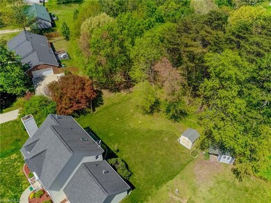 3229 Sparrowhawk Dr, High Point, NC 27265 - photo 5