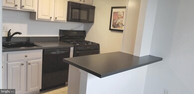 Taft Towers unit 908, Arlington, VA 22201 - photo 3
