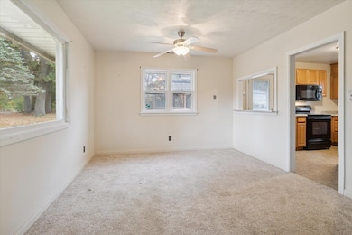 09-33649 Washington Street-WindowStill-P