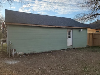 1415 N Cleveland Ave, Sherman, TX 75090 - photo 5