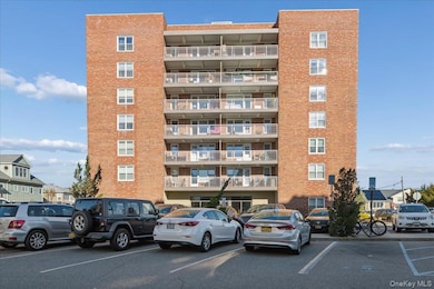 Lido Shores unit 4G, Long Beach, NY 11561 - photo 2
