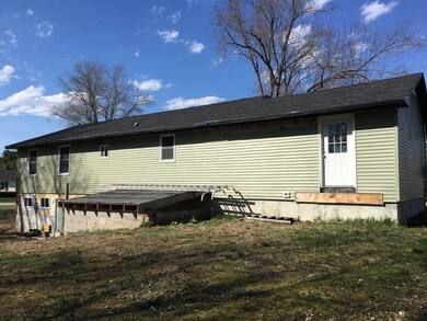 4 Claire St, Rochester, NH 03867 - photo 2