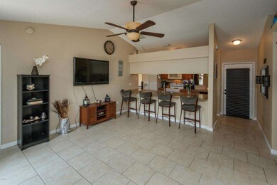 Family Room (9)