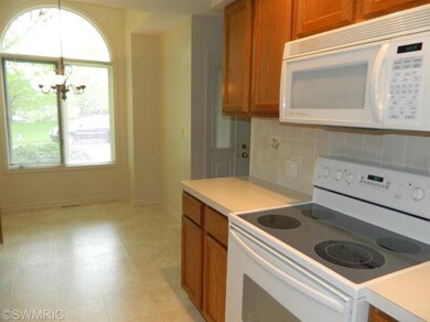 2012 S Terrace Ln NE, Grand Rapids, MI 49505 - photo 7