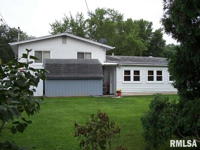 1220 Meadow Lane Dr, Bettendorf, IA 52722 - photo 2