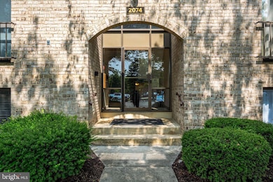 2074 Royal Fern Ct unit 1C, Reston, VA 20191 - photo 3