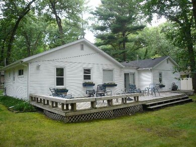 433 Maplewood Dr, Michigan City, IN 46360 - photo 3