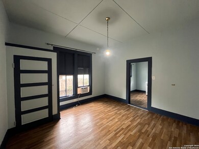 213 Cadwallader St unit 2, San Antonio, TX 78212 - photo 6