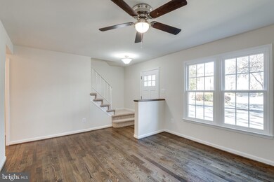 2457 Alsop Ct, Reston, VA 20191 - photo 4