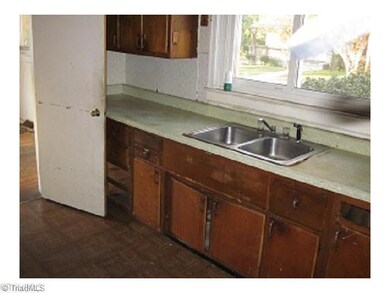 1402 Ragan Ave, High Point, NC 27260 - photo 4