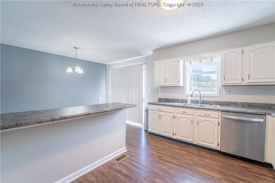 168 Timberlake Cir, Scott Depot, WV 25560 - photo 6