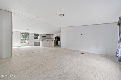 139 Mathis Rd-09664