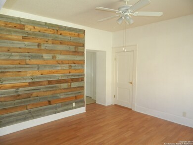 410 E Evergreen St unit D, San Antonio, TX 78212 - photo 2