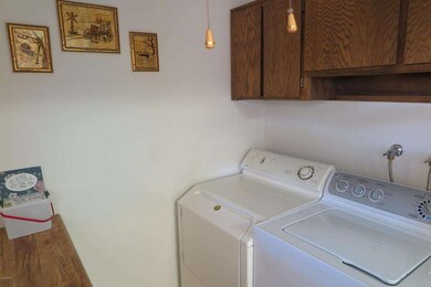 LAUNDRY CENTER