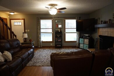 8701 SW 27th St, Topeka, KS 66614 - photo 6