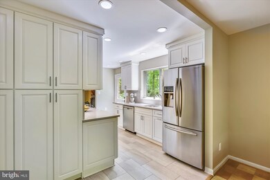 2410 Bugle Ln, Reston, VA 20191 - photo 3