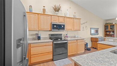1319 Quail Ridge Rd, Cedar Falls, IA 50613 - photo 5