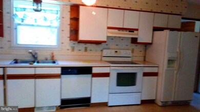 303 Mimosa Ave, Colonial Beach, VA 22443 - photo 5