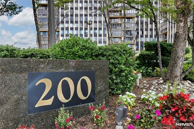 200 Winston Dr unit 2116, Cliffside Park, NJ 07010 - photo 4