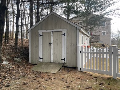 7 Eleanor St, Fitchburg, MA 01420 - photo 2