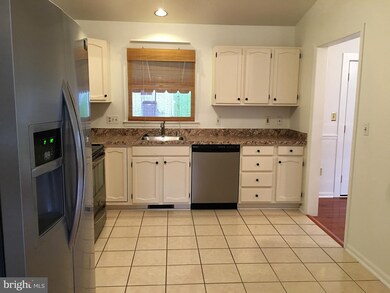 3 Hinesleigh Ct, Parkville, MD 21234 - photo 7