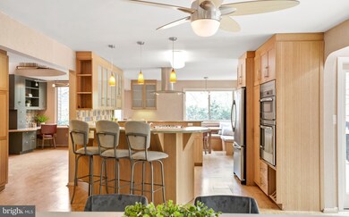 16 Arlive Ct, Potomac, MD 20854 - photo 2