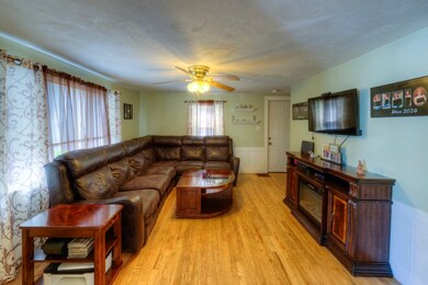 128 Holden St, Worcester, MA 01606 - photo 5
