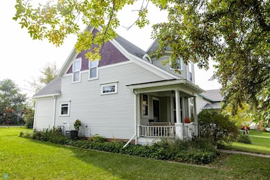 320 Elm St, Crookston, MN 56716 - photo 7