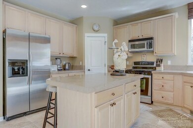 61554 Tall Tree Ct, Bend, OR 97702 - photo 5