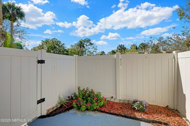 7864 Playa Del Rey Ct, Jacksonville, FL 32256 - photo 4