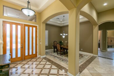 5) ENTRYWAY TO DINING
