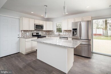 818 Chatfield Rd, Joppa, MD 21085 - photo 6