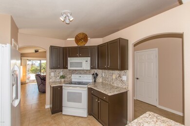04 Kitchen