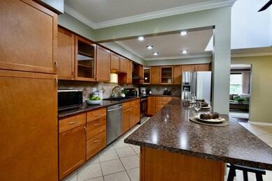 1828 Stonehouse Ln, Cincinnati, OH 45255 - photo 6