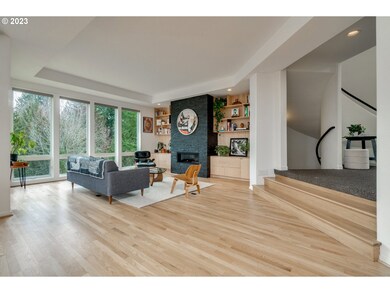 Living Room/Entrance