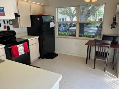 2 Amherst Ct unit A, Royal Palm Beach, FL 33411 - photo 5