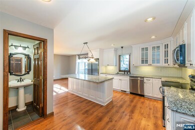 8 Tyler Place, Hewitt, NJ 07421 - photo 6