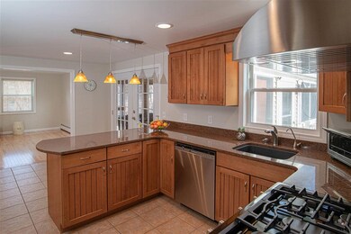 43 Coburn Ave, Nashua, NH 03063 - photo 5