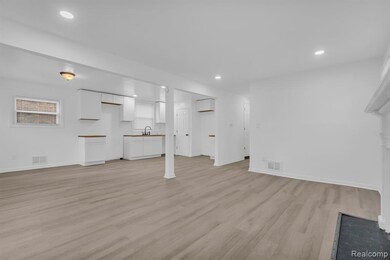 15053 Hazelridge St, Detroit, MI 48205 - photo 5