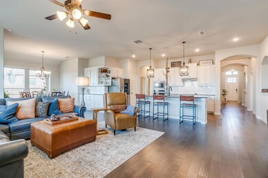 705 Franklin Dr, Joshua, TX 76058 - photo 5