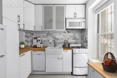 261 W 22nd St unit 5, New York, NY 10011 - photo 3