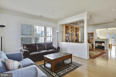 129 Chevy Chase St unit A, Gaithersburg, MD 20878 - photo 2