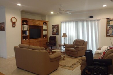 04FrontRoom