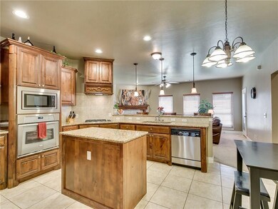 612 NW 193rd St, Edmond, OK 73012 - photo 5